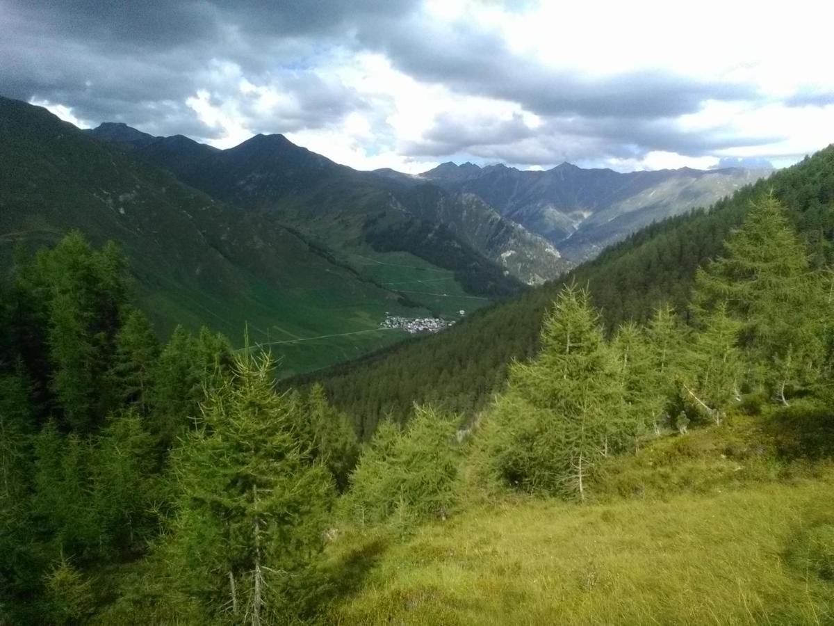Haus Viola Apartment Самнаун Екстериор снимка