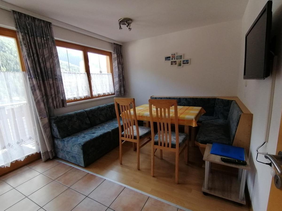 Haus Viola Apartment Самнаун Екстериор снимка