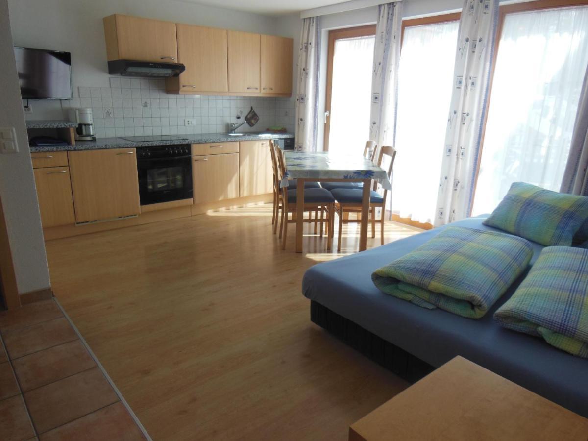 Haus Viola Apartment Самнаун Екстериор снимка
